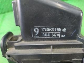 Корпус воздушного фильтра TOYOTA AQUA NHP10 1NZ-FXE 5 ракурс