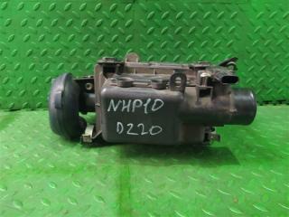 Корпус воздушного фильтра TOYOTA AQUA NHP10 1NZ-FXE 2 ракурс