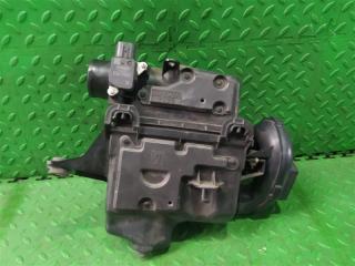 Корпус воздушного фильтра TOYOTA AQUA NHP10 1NZ-FXE 3 ракурс