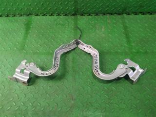 Петля капота TOYOTA VITZ KSP130 1 ракурс Петля капота TOYOTA VITZ KSP130 1 ракурс