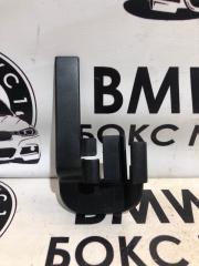 Запчасть заглушка крепления сиденья передняя правая BMW 5 2008