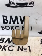 Запчасть заглушка крепления сиденья передняя правая BMW 5 2008