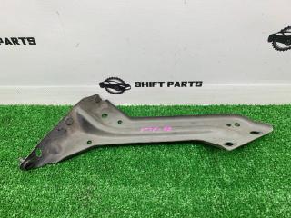 Фото запчасти кронштейн крыла передний правый AUDI Q5 2009 контрактная запчасть Запчасть кронштейн крыла передний правый AUDI Q5 2009