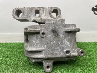 Опора двигателя правая VOLKSWAGEN GOLF 2009