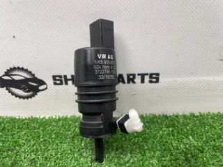 Фото запчасти насос омывателя VOLKSWAGEN PASSAT 2017 контрактная запчасть Запчасть насос омывателя VOLKSWAGEN PASSAT 2017