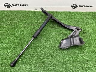 Фото запчасти петля капота левая AUDI Q5 2009 контрактная запчасть Запчасть петля капота левая AUDI Q5 2009