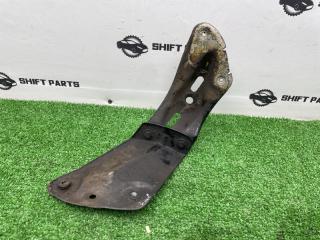 Кронштейн крыла правый SKODA YETI 2012