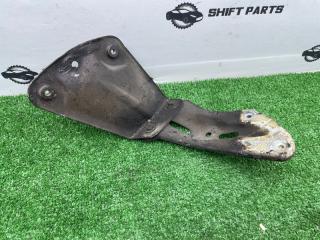Кронштейн крыла правый SKODA YETI 2012