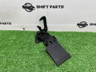 Крюк капота AUDI Q3 2014