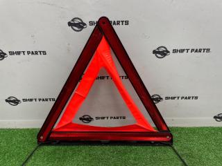 Знак аварийной остановки AUDI Q3 2014