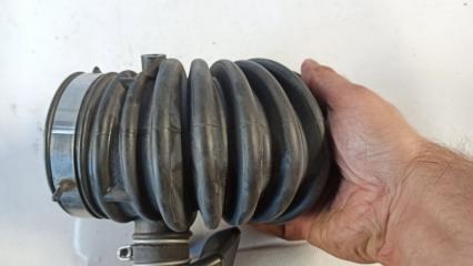 Патрубок воздушн.фильтра NISSAN TEANA PJ32 VQ35DE 55110JN00A 2 ракурс