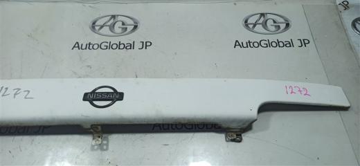 Планка под фары NISSAN ATLAS SG2H41 FD42 623210T030 1 ракурс