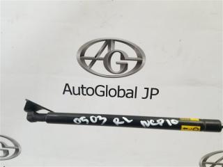 Амортизатор багажника TOYOTA AQUA NHP10 1NZ-FXE 6895052400 4 ракурс