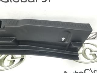 Накладка замка багажника TOYOTA AURIS NRE185H 8NR-FTS 6471612350C0 2 ракурс