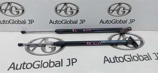Амортизатор багажника TOYOTA VOXY ZRR80W 3ZR-FAE 689600W680 1 ракурс