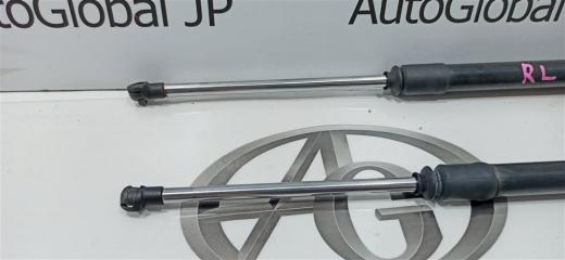 Амортизатор багажника TOYOTA VOXY ZRR80W 3ZR-FAE 689600W680 2 ракурс