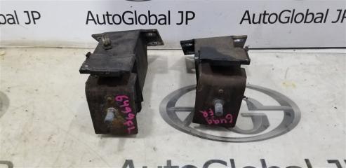 Подушка двигателя передняя NISSAN CARAVAN ARME24 TD27ETi 1122040N00 1 ракурс