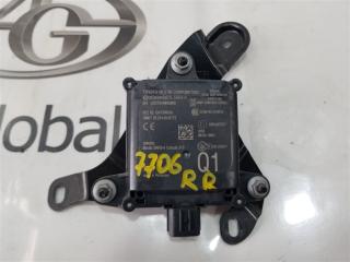 Датчик парковки правый задний TOYOTA CH-R NGX50 8NR-FTS 8816210031 1 ракурс