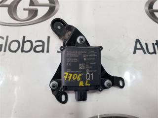Датчик парковки правый задний TOYOTA CH-R NGX50 8NR-FTS 8816210031 4 ракурс