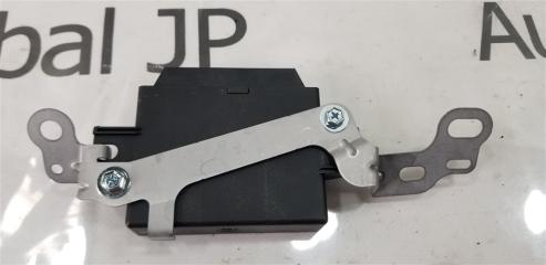 Блок управления парковкой TOYOTA CH-R NGX50 8NR-FTS 893400W021 3 ракурс