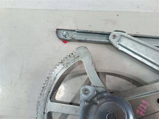 Стеклоподъемник правый передний TOYOTA VOXY ZRR80W 3ZR-FAE 6980128120 5 ракурс