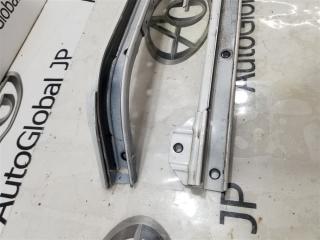 Полозья для сдвижной двери TOYOTA VOXY ZRR80W 3ZR-FAE 6830328111 5 ракурс