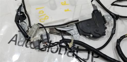 Замок двери правый задний HONDA STEPWGN RK1 R20A 72610SZWJ01 4 ракурс