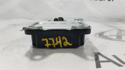 Блок управления airbag Tesla Model 3 5YJ3 151287600E 1 ракурс Блок управления airbag Tesla Model 3 5YJ3 151287600E 1 ракурс