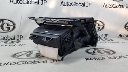 Бардачок NISSAN LEAF ZE1 EM57 685003NC1B 5 ракурс