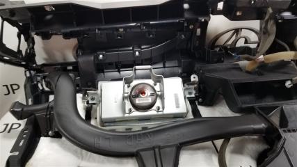 Торпедо NISSAN LEAF ZE1 EM57 682005SK0B 2 ракурс