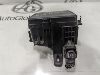 Блок предохранителей NISSAN LEAF ZE1 EM57 2438840F00 5 ракурс