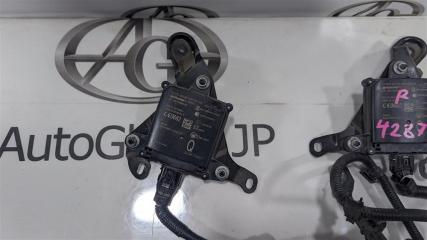 Датчик парковки TOYOTA CH-R ZYX10 2ZRFXE 881620W470 2 ракурс