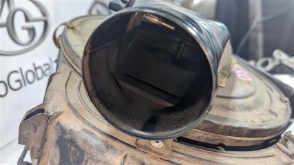 Корпус воздушного фильтра TOYOTA LAND CRUISER PRADO KZJ78W 1KZTE 1770067030 3 ракурс Корпус воздушного фильтра TOYOTA LAND CRUISER PRADO KZJ78W 1KZTE 1770067030 3 ракурс