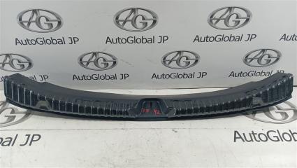 Накладка замка багажника Tesla Model 3 5YJ3 164351200A 1 ракурс Накладка замка багажника Tesla Model 3 5YJ3 164351200A 1 ракурс