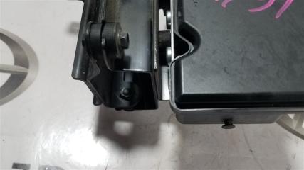 Блок abs NISSAN LEAF ZE1 EM57 476605SK5D 5 ракурс