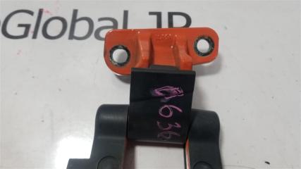 Петли 5-й двери TOYOTA FJ CRUISER GSJ15 1GRFE 6880160050 3 ракурс Петли 5-й двери TOYOTA FJ CRUISER GSJ15 1GRFE 6880160050 3 ракурс