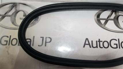 Уплотнительная резинка багажника LEXUS NX300H AYZ 2ARFXE 6788178010 2 ракурс