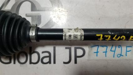 Привод правый передний Tesla Model 3 5YJ3 153667000B 4 ракурс Привод правый передний Tesla Model 3 5YJ3 153667000B 4 ракурс