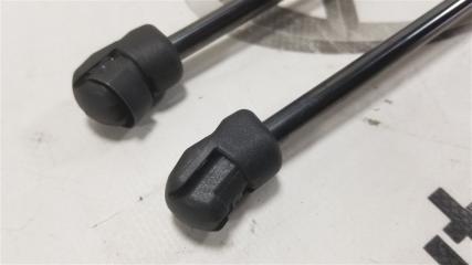 Амортизатор багажника Tesla Model 3 5YJ3 164598900A 2 ракурс Амортизатор багажника Tesla Model 3 5YJ3 164598900A 2 ракурс