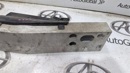 Жесткость бампера передняя NISSAN LEAF AZE0 EM57 620323NK0A 5 ракурс
