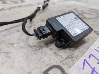Электронный блок Tesla Model 3 5YJ3 109785500H 3 ракурс Электронный блок Tesla Model 3 5YJ3 109785500H 3 ракурс