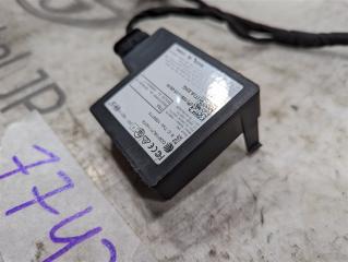 Электронный блок Tesla Model 3 5YJ3 109785500H 4 ракурс Электронный блок Tesla Model 3 5YJ3 109785500H 4 ракурс