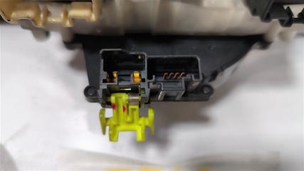 Блок подрулевых переключателей TOYOTA HILUX SURF KZN185W 1KZTE 8431035600 3 ракурс