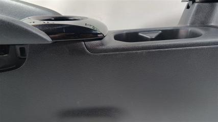 Бардачок между сиденьями NISSAN LEAF ZE1 EM57 969105SK2B 3 ракурс Бардачок между сиденьями NISSAN LEAF ZE1 EM57 969105SK2B 3 ракурс