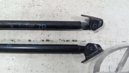 Амортизатор багажника TOYOTA PRIUS ZVW55 2ZRFXE 689500W850 5 ракурс