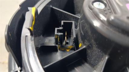 Мотор печки NISSAN LEAF ZE1 EM57 272261FC0B 2 ракурс