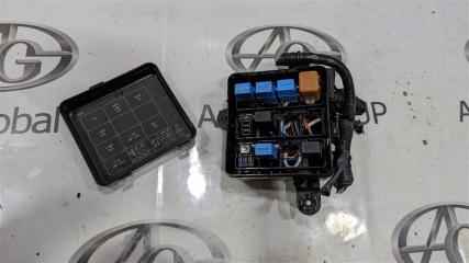 Блок предохранителей под капот NISSAN LEAF ZE1 EM57 2438840F00 2 ракурс