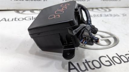 Блок предохранителей под капот NISSAN LEAF ZE1 EM57 2438840F00 5 ракурс