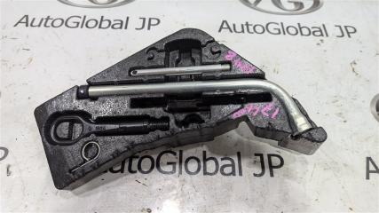Ящик под инструменты AUDI Q7 4L CJTC 4L0012113E 1 ракурс Ящик под инструменты AUDI Q7 4L CJTC 4L0012113E 1 ракурс