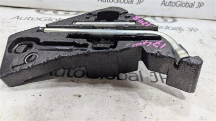 Ящик под инструменты AUDI Q7 4L CJTC 4L0012113E 5 ракурс Ящик под инструменты AUDI Q7 4L CJTC 4L0012113E 5 ракурс